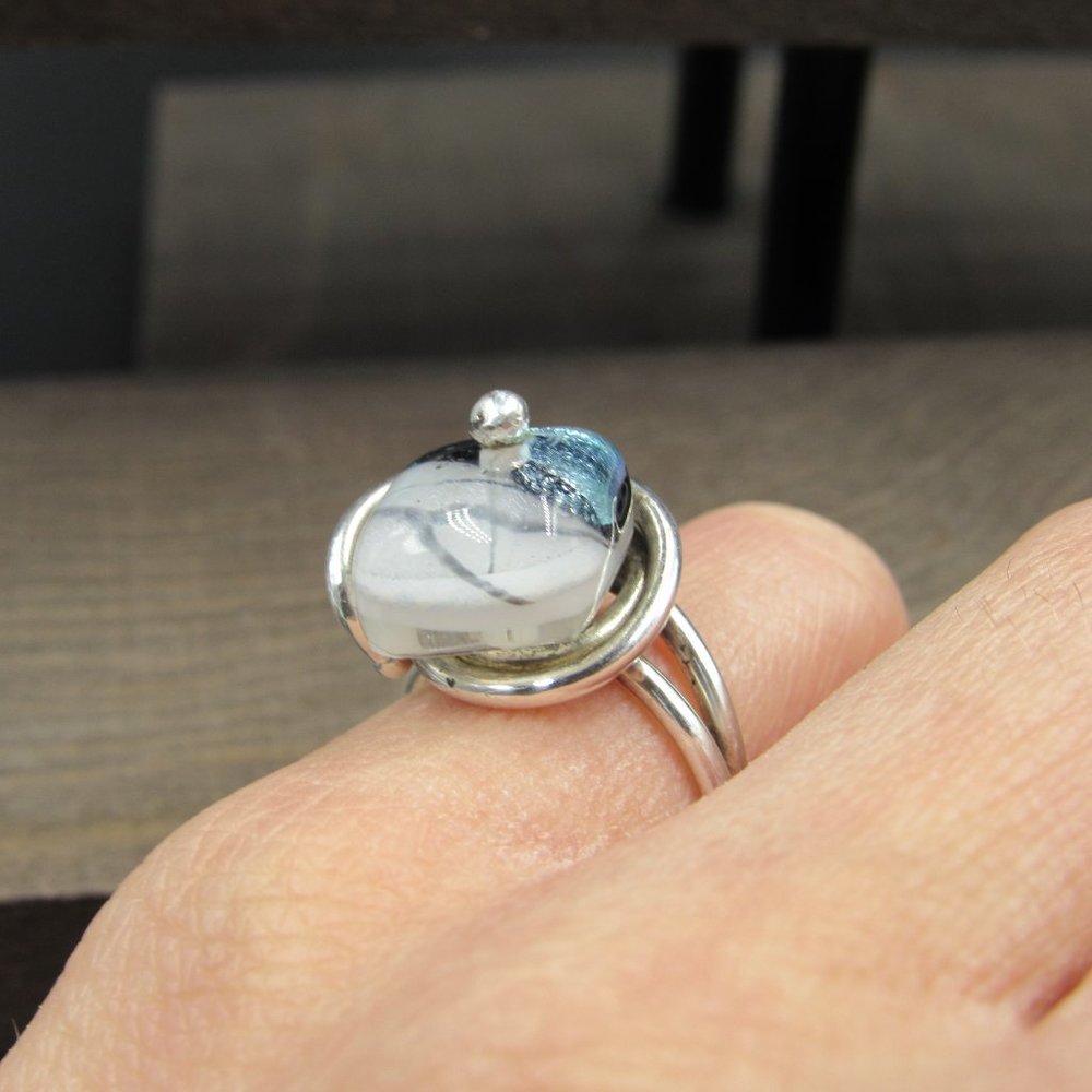 Size 5.5 Sterling Silver Handmade Wire Wrapped Glass Band Ring Vintage - Picture 5 of 9